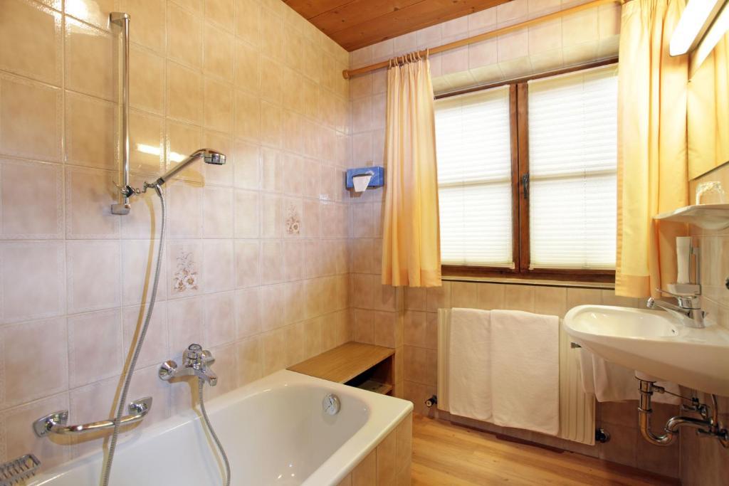 Pension Maria Rose Kirchberg in Tirol Room photo